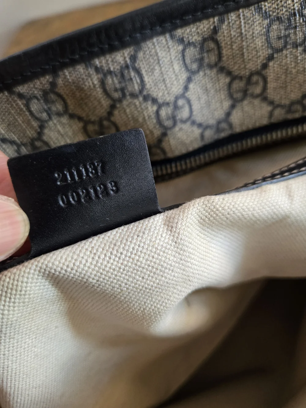 Gucci Beige & Black GG Supreme Canvas Tote Bag